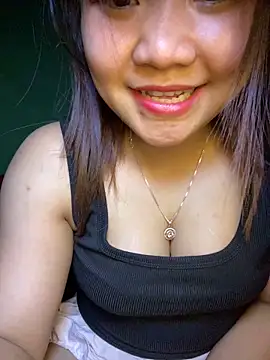 Snapshot of Sunset-yll chatting on 02.27.26 Sunset-yll online show from 02.27.26