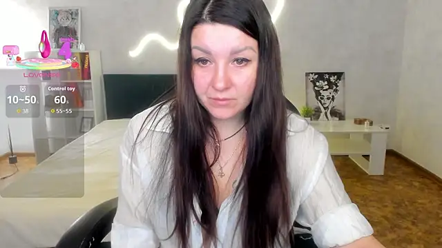 Snapshot of still__her chatting on 01.15.26 still her online show from 01.15.26