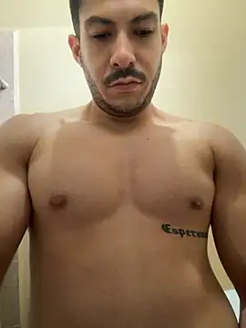 Snapshot of DARG_17 chatting on 11.23.25 DARG 17 online show from 11.23.25