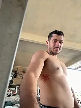 Snapshot of DARG_17 chatting on 11.24.25 DARG 17 online show from 11.24.25