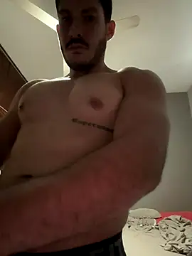 Snapshot of DARG_17 chatting on 12.22.25 DARG 17 online show from 12.22.25