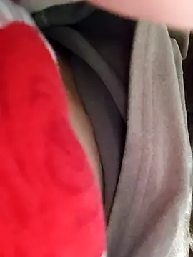 Snapshot of LyasianLa chatting on 11.20.25 LyasianLa online show from 11.20.25