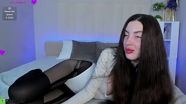 LiraRevery online show from 03.31.26