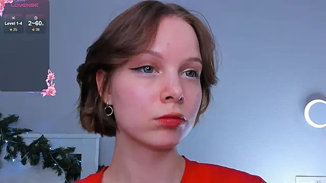 Snapshot of UmbraVelour chatting on 12.16.25 UmbraVelour online show from 12.16.25