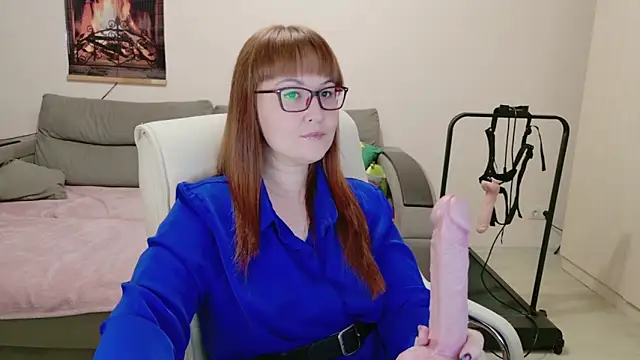 Foxy-lady online show from 10.15.25