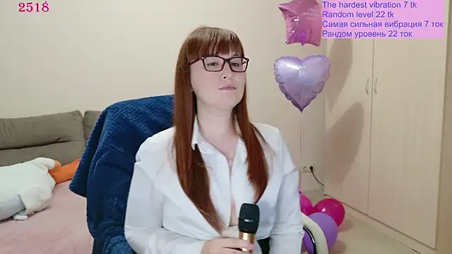 Snapshot of Foxy-lady chatting on 06.07.26 Foxy-lady online show from 06.07.26