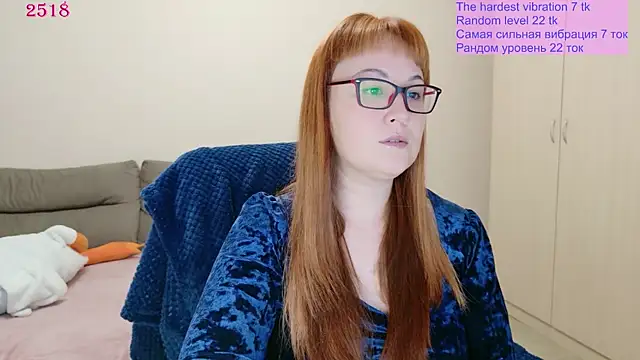 Snapshot of Foxy-lady chatting on 06.11.26 Foxy-lady online show from 06.11.26