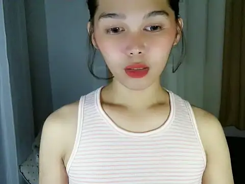 Snapshot of sluttyLeila chatting on 01.18.26 sluttyLeila online show from 01.18.26