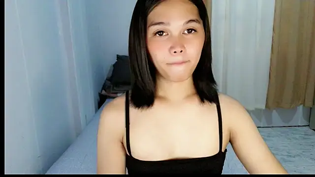 Snapshot of sluttyLeila chatting on 03.05.26 sluttyLeila online show from 03.05.26