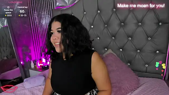 Snapshot of Amanda_Mooree chatting on 05.22.26 Amanda Mooree online show from 05.22.26