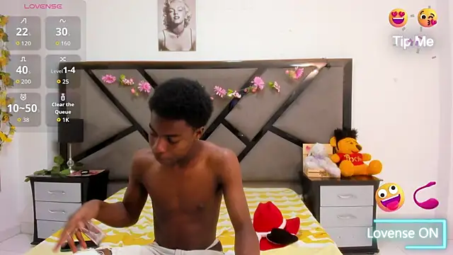 NoahJhonson69 online show from 04.08.26