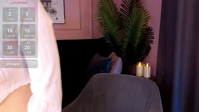 Snapshot of lucy_loy chatting on 11.27.25 lucy loy online show from 11.27.25