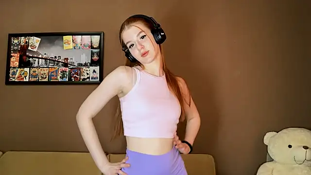 Snapshot of MichelinaCropleys chatting on 12.03.25 MichelinaCropleys online show from 12.03.25