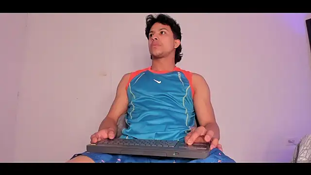 Snapshot of homerothompson chatting on 11.20.25 homerothompson online show from 11.20.25