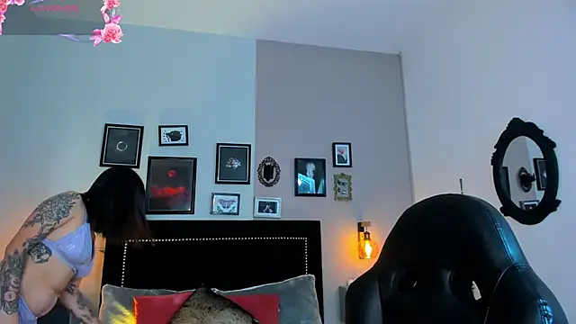 Annie Petters online show from 12.05.25