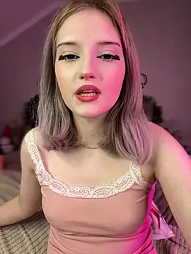 YunnaTyan online show from 12.13.25