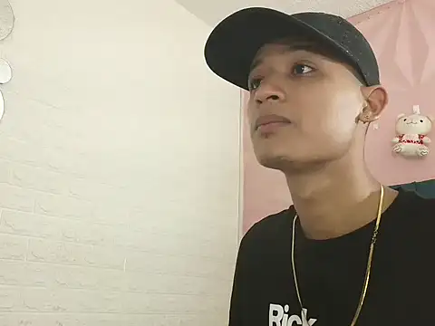 Snapshot of willytal2025 chatting on 12.22.25 willytal2025 online show from 12.22.25