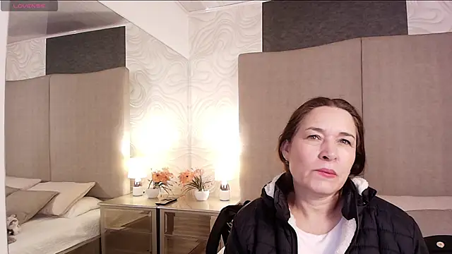 helen larkin online show from 08.04.26