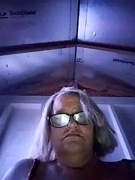 Snapshot of bella5757 chatting on 02.16.26 bella5757 online show from 02.16.26