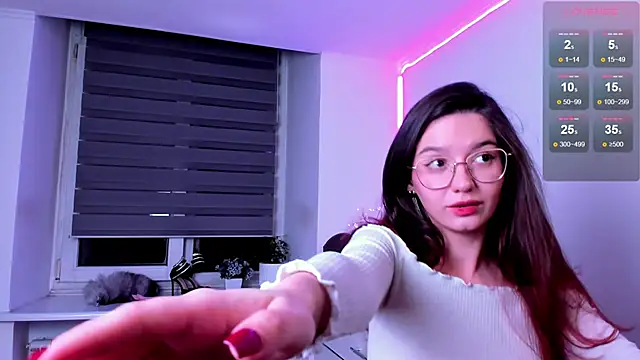 Snapshot of miabellee chatting on 11.24.25 miabellee online show from 11.24.25