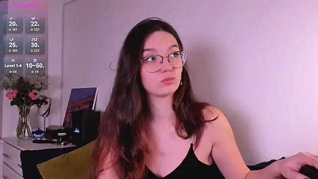 Snapshot of miabellee chatting on 12.22.25 miabellee online show from 12.22.25