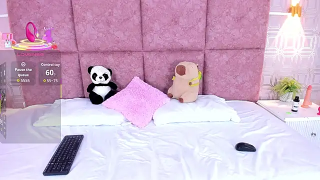 NathalieRoss1 online show from 02.28.26