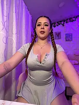 April Beckett02 online show from 04.16.26