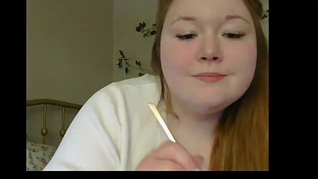 Snapshot of Lilah_Sweet chatting on 06.15.26 Lilah Sweet online show from 06.15.26