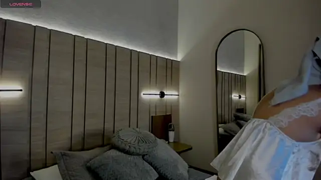 Zoe Mendez online show from 11.27.25