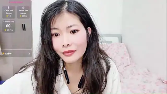 Snapshot of Ava-Baby chatting on 11.25.25 Ava-Baby online show from 11.25.25