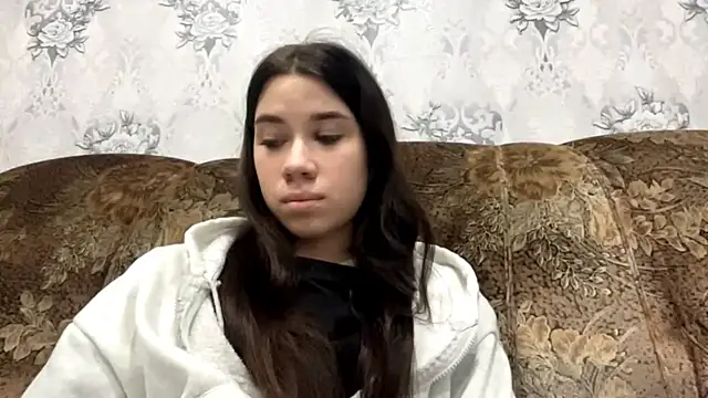 Snapshot of DebbiGoodknight chatting on 12.01.25 DebbiGoodknight online show from 12.01.25