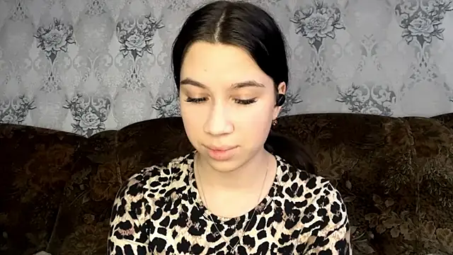 Snapshot of DebbiGoodknight chatting on 12.16.25 DebbiGoodknight online show from 12.16.25