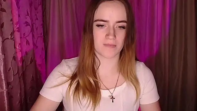 Illa May online show from 12.19.25