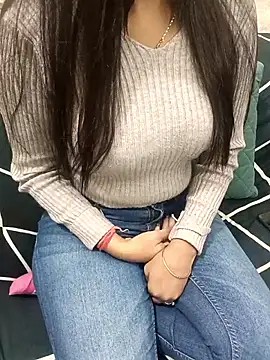 Snapshot of pure_beauty03 chatting on 12.04.25 pure beauty03 online show from 12.04.25