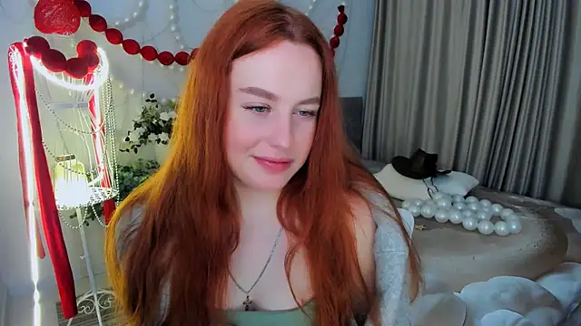 Snapshot of AirySilhouette chatting on 04.30.26 AirySilhouette online show from 04.30.26