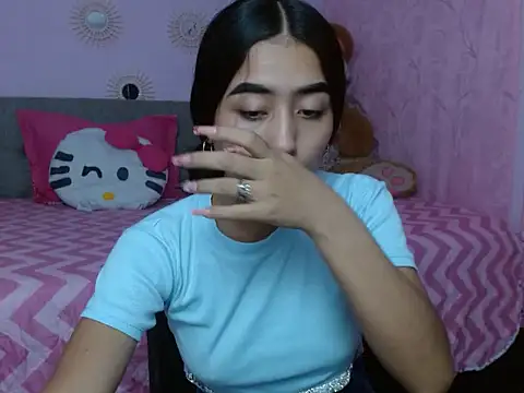 Snapshot of xoxo_melany chatting on 11.25.25 xoxo melany online show from 11.25.25