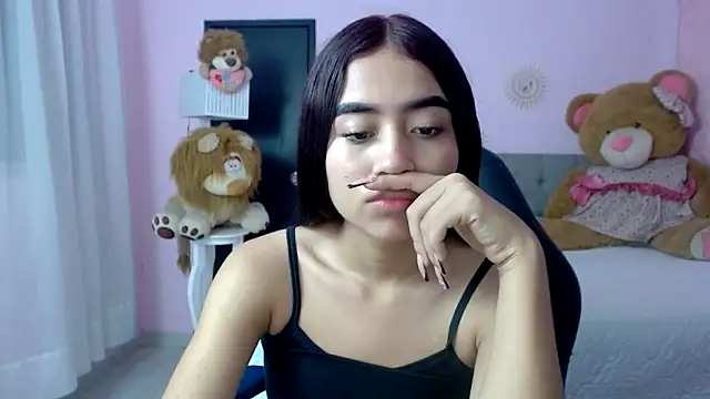 Snapshot of xoxo_melany chatting on 12.18.25 xoxo melany online show from 12.18.25