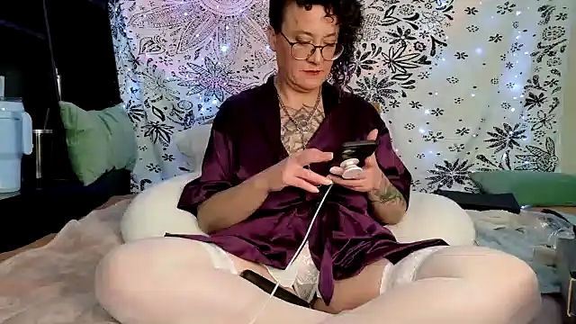 Snapshot of sareberr420 chatting on 05.30.26 sareberr420 online show from 05.30.26