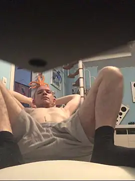 Snapshot of Spielzeugtwink chatting on 06.24.26 Spielzeugtwink online show from 06.24.26