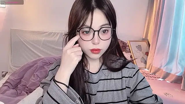 Snapshot of -Angela chatting on 11.28.25 -Angela online show from 11.28.25