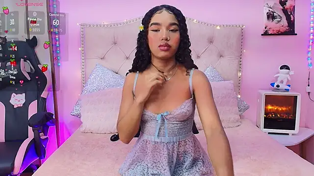 Snapshot of Naom_star87 chatting on 01.12.26 Naom star87 online show from 01.12.26