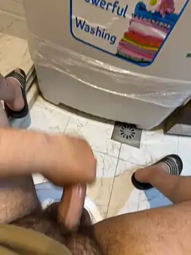 Snapshot of SexyMuslimDick chatting on 12.18.25 SexyMuslimDick online show from 12.18.25