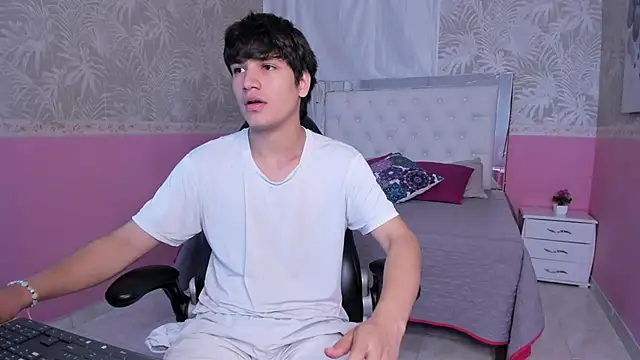 Snapshot of JakeSummer_ chatting on 11.27.25 JakeSummer online show from 11.27.25