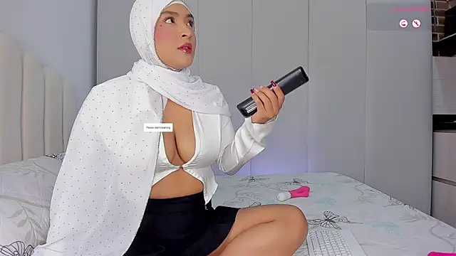 Amira-Zahra online show from 02.19.26