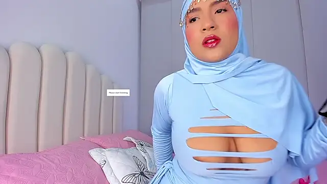 Snapshot of Amira-Zahra chatting on 05.08.26 Amira-Zahra online show from 05.08.26