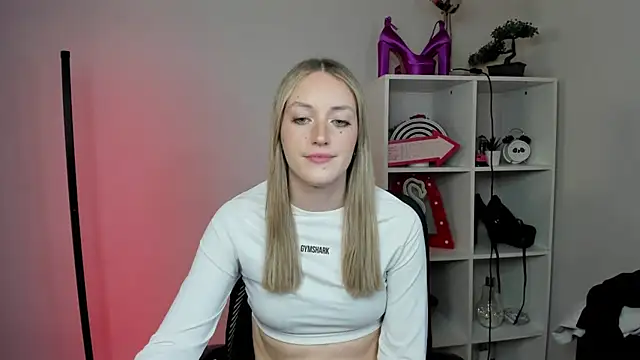 EvelynBlond online show from 03.18.26