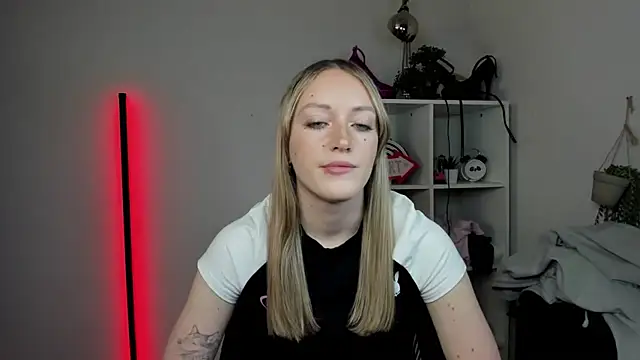 EvelynBlond online show from 04.09.26