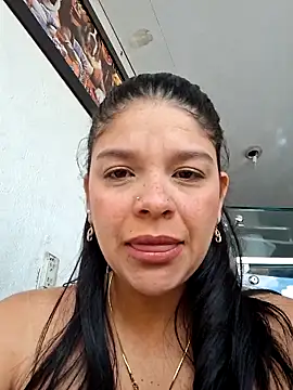 Layla-daring online show from 12.14.25