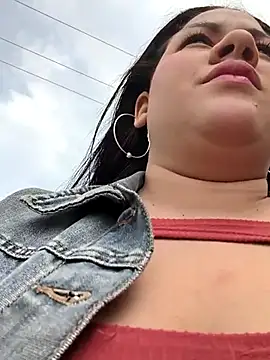 Snapshot of Kendra-daring chatting on 12.18.25 Kendra-daring online show from 12.18.25