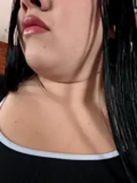 Snapshot of Kendra-daring chatting on 12.21.25 Kendra-daring online show from 12.21.25